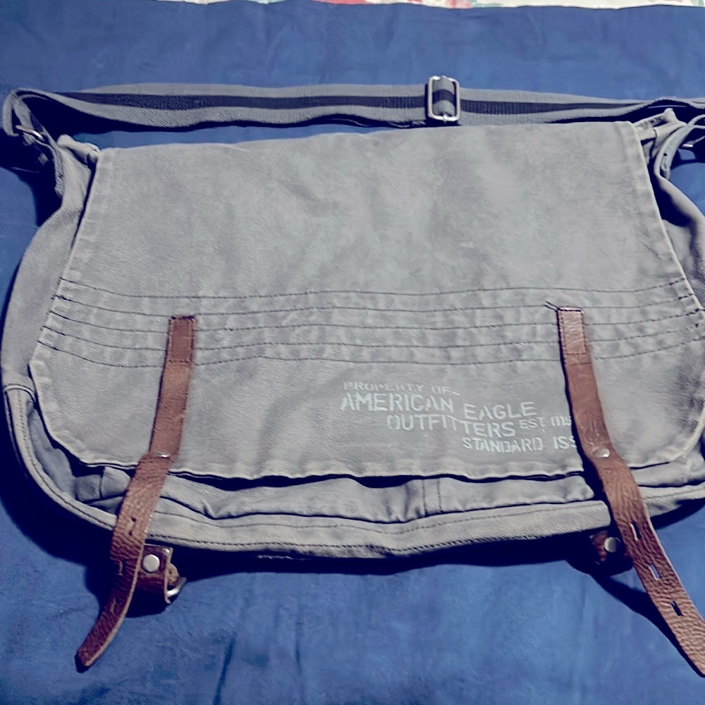 American Eagle outfitters messager bag